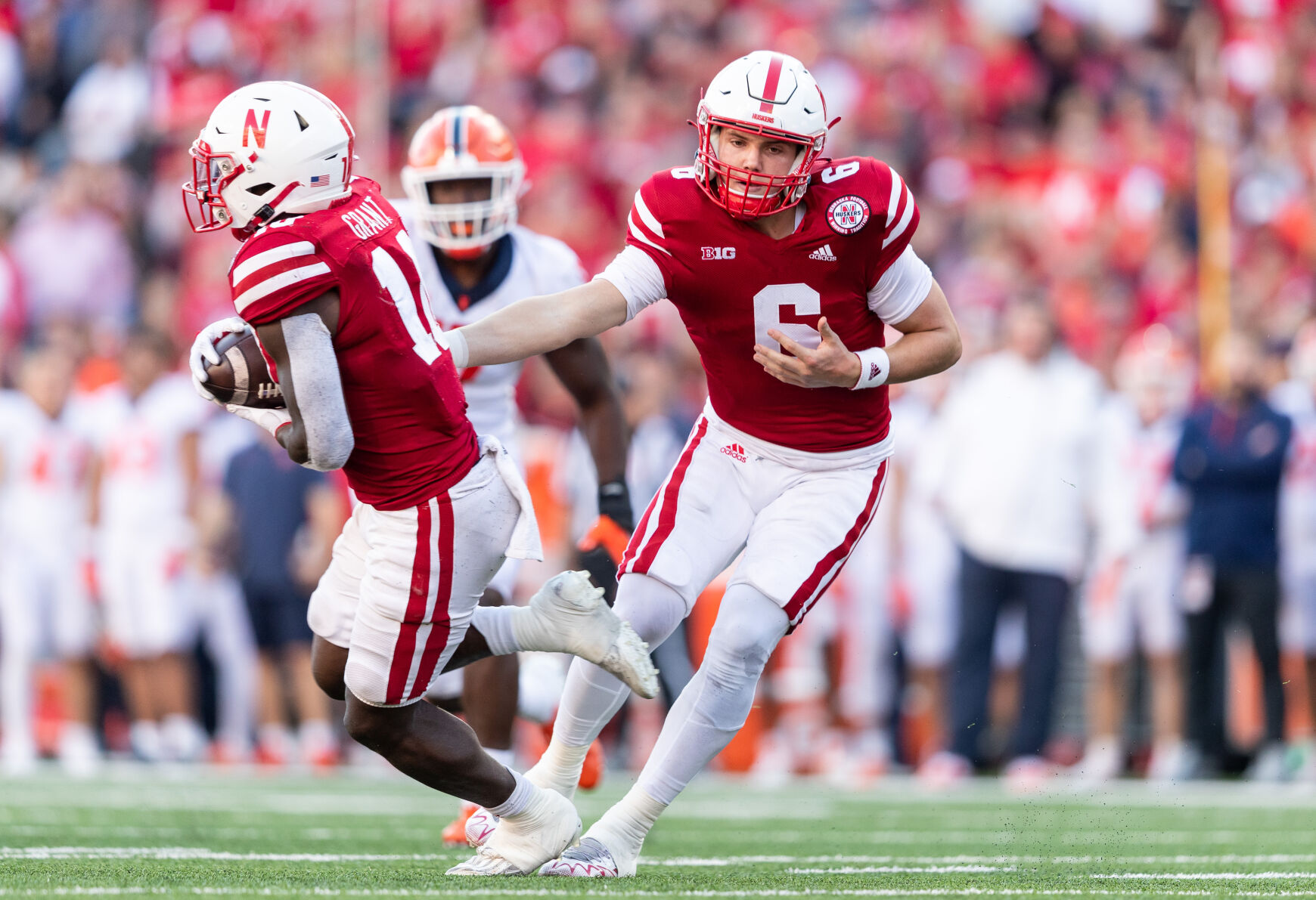 103022-owh-spo-nebraskaillinois-em16.jpg